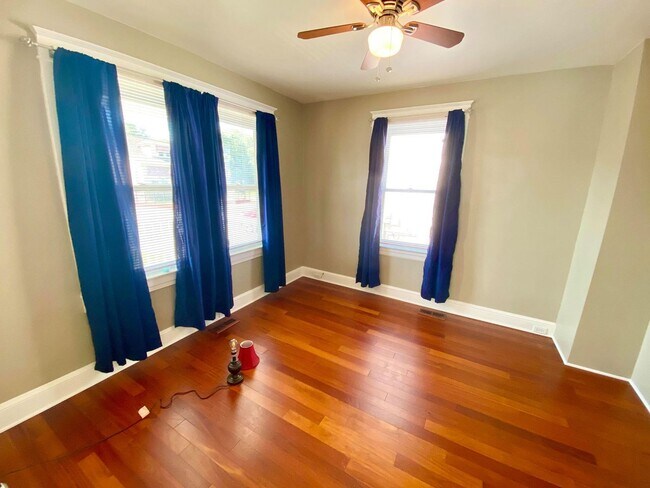 Building Photo - Charming 2 Bedroom/1.5 Bathroom Home with Large Backyard in Colgate, Baltimore, MD!