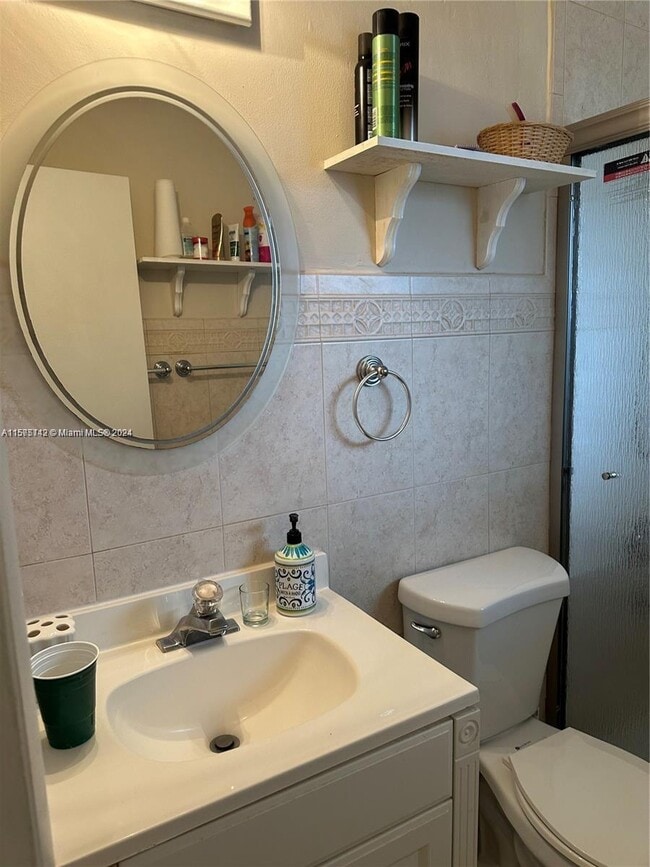 Building Photo - 9456 SW 77th Ave