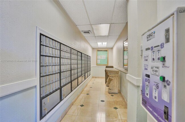 Building Photo - 1301 NE Miami Gardens Dr
