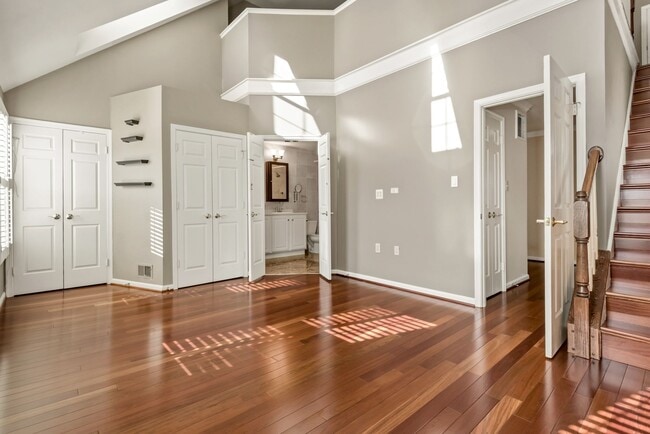 Building Photo - 8015 Merry Oaks Ln