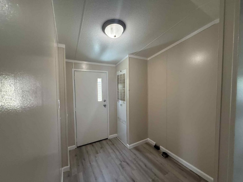 Building Photo - 1236 N Oaklane Rd