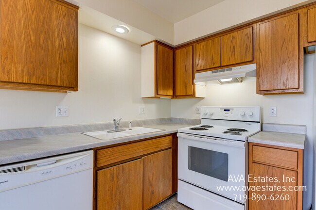 Building Photo - 531 S Angus Ave