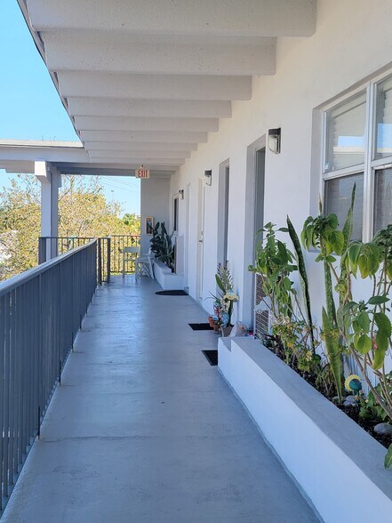 Building Photo - 2005 Sans Souci Blvd