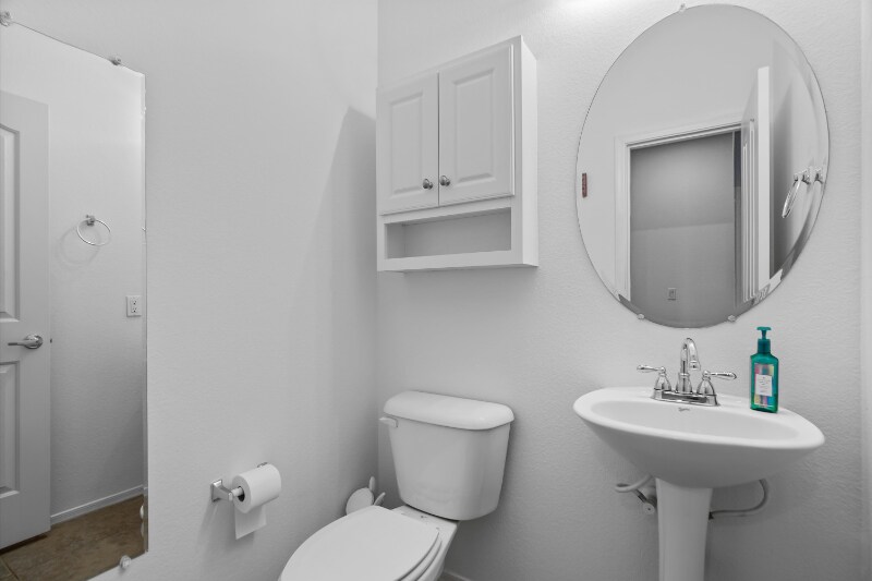 Building Photo - 2150 W Alameda Rd