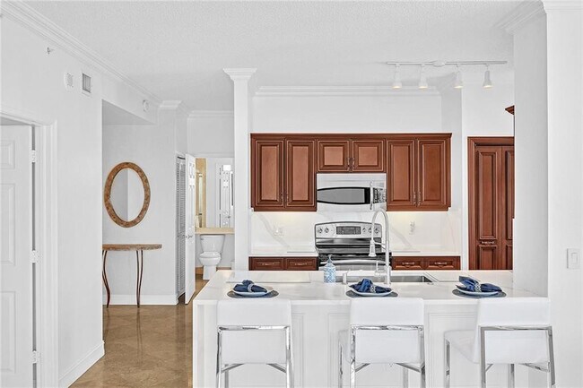 Building Photo - 3606 S Ocean Blvd