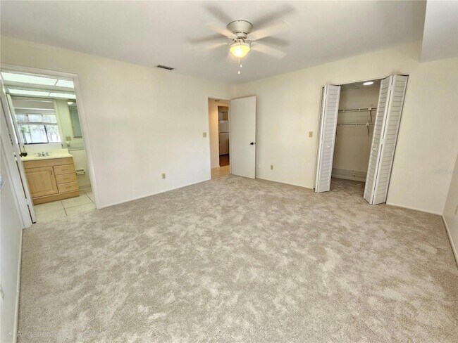 Building Photo - 812 Capri Isles Blvd