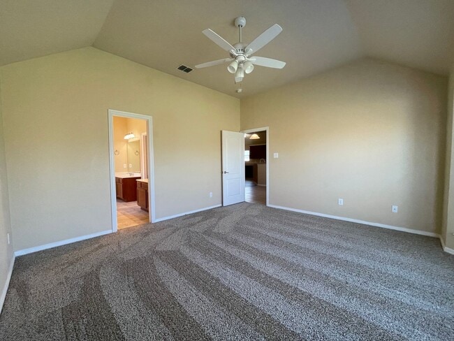 Building Photo - AVAILABLE NOW - 4 BEDROOM 2 BATH HOME IN B...