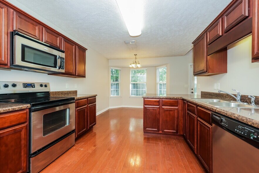 Building Photo - 816 Pantera Dr