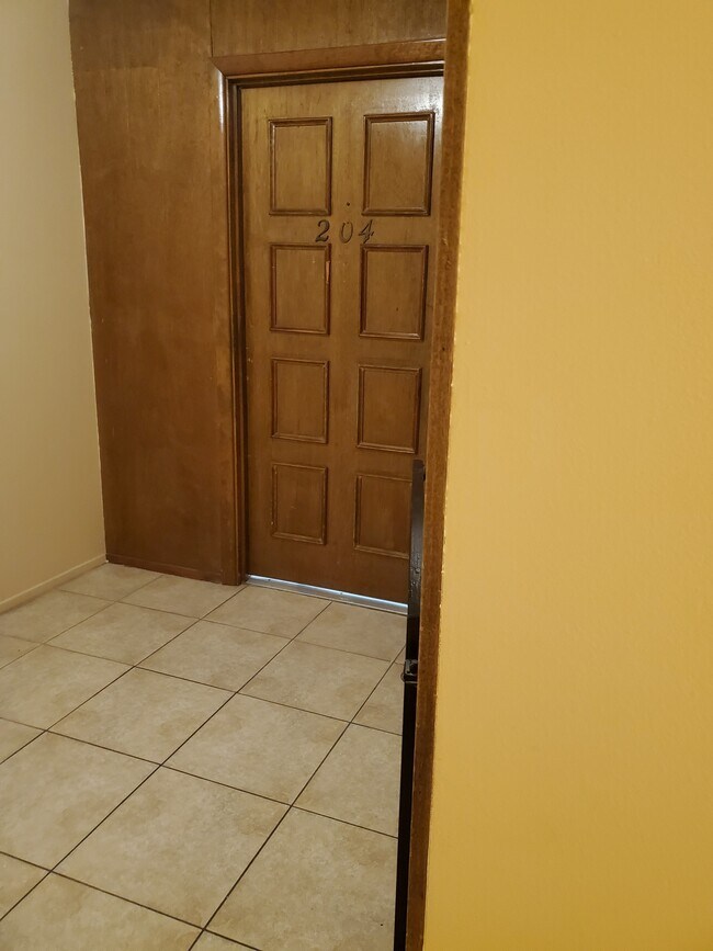 Building Photo - 1111 S Corning St