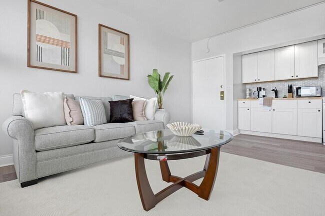 Building Photo - 311 W Ashley St