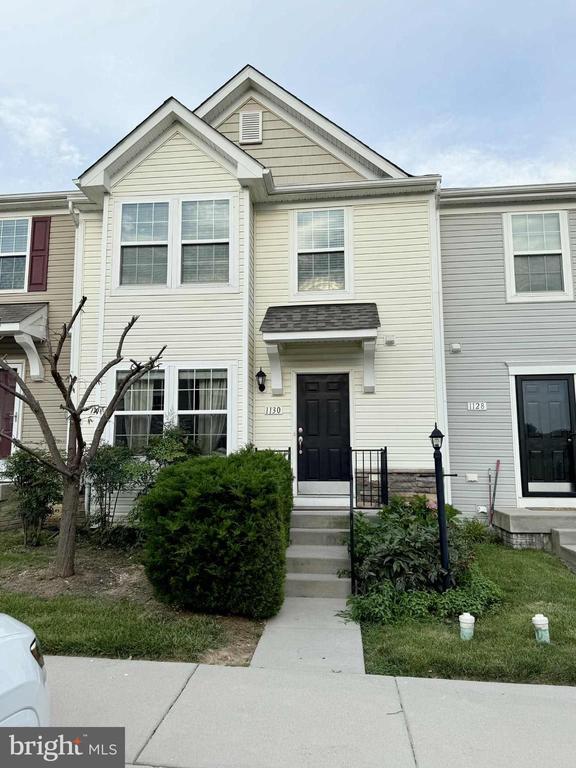 Building Photo - 1130 Stallion St