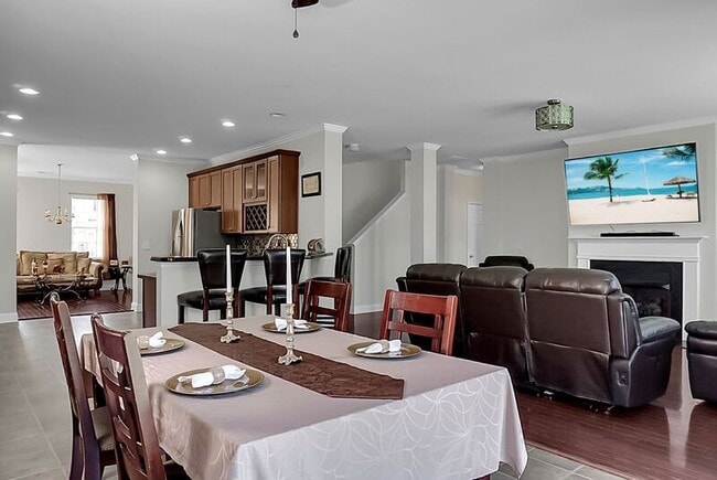 Building Photo - 334 Albrighton Way