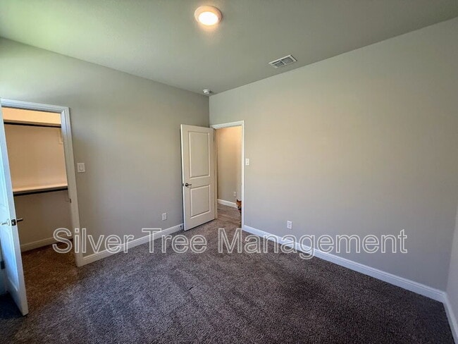 Building Photo - 10921 Rockchapel Dr