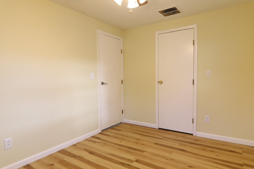 Building Photo - 4410 Pennystone Av