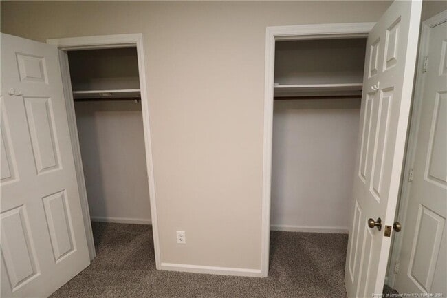 Building Photo - 5215 Deer Haven Dr