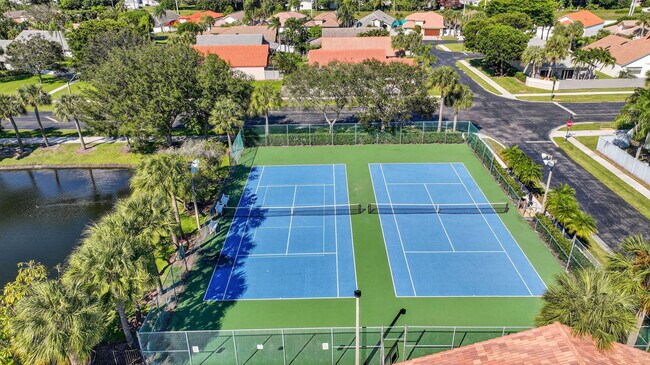 Building Photo - 190 Temple Ave