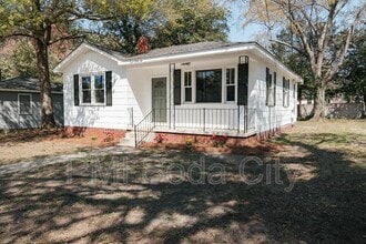 Building Photo - 332 Guilford St