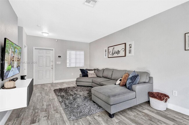 Building Photo - 8518 SW 214th Ln