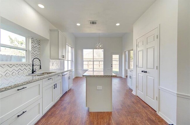 Building Photo - 13714 Neston Dr