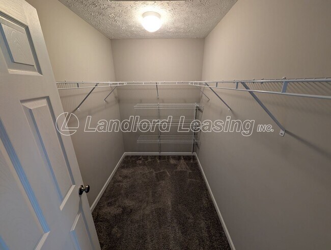 Building Photo - Stunning 5-Bedroom Home in Northpointe Estates with Finished Basement