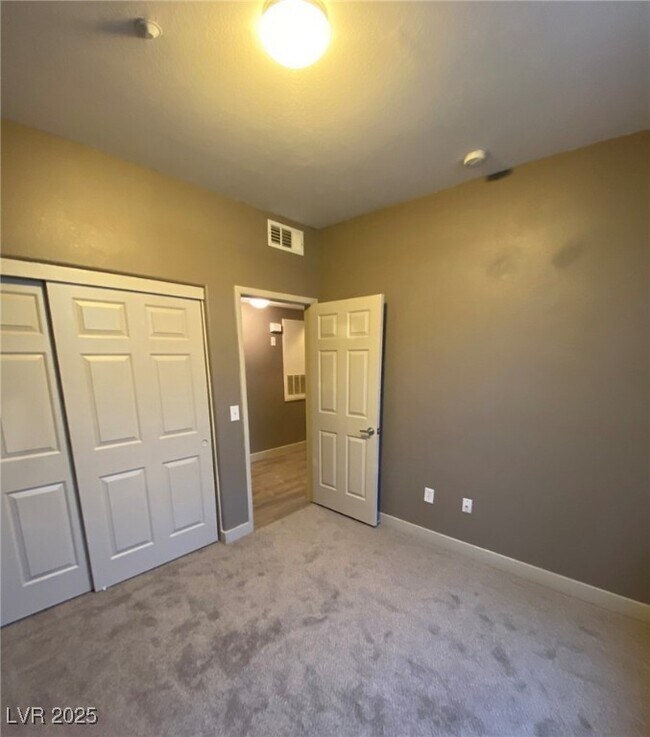 Building Photo - 50 Aura de Blanco St