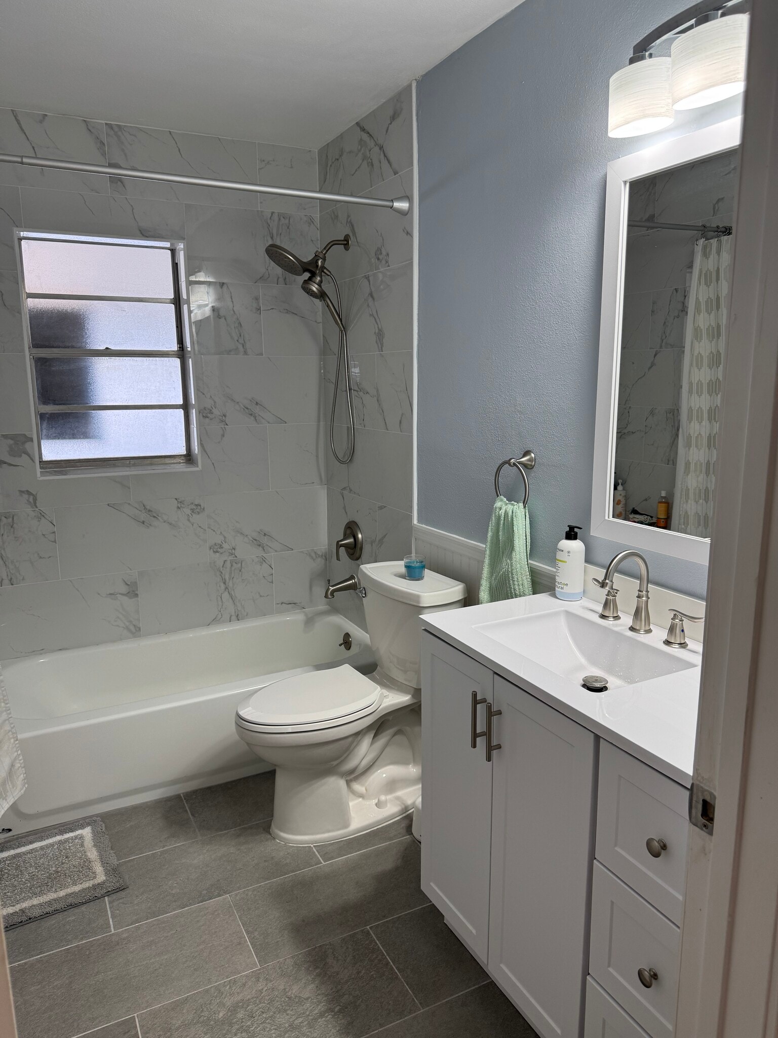 Building Photo - 6527 S West Shore Cir