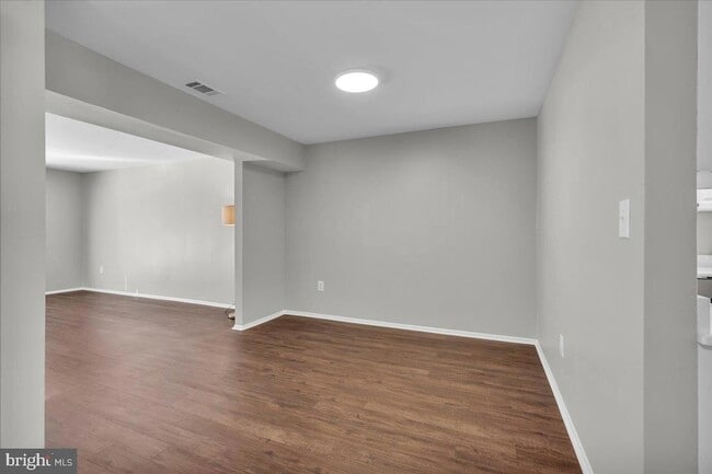 Building Photo - 915 Silver Ct