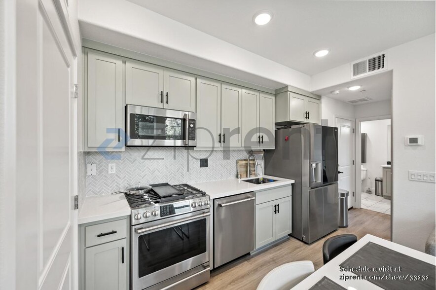 Building Photo - 369 Arc Ct