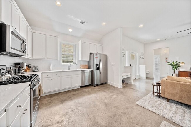 Building Photo - 1307 Fort Branch Blvd