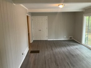 Building Photo - 1915 Timothy Dr SW