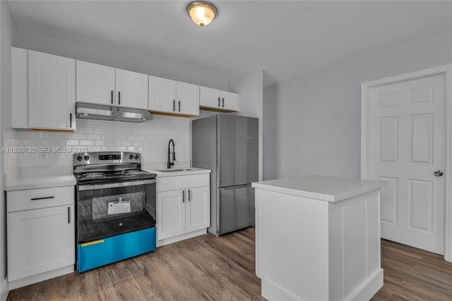 Building Photo - 2243 Greene St.