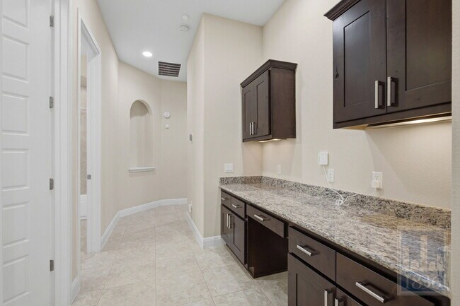 Building Photo - 3805 Hidden Harbor Dr