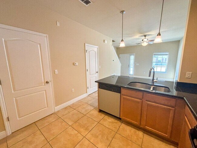 Building Photo - Chase Hollow #40