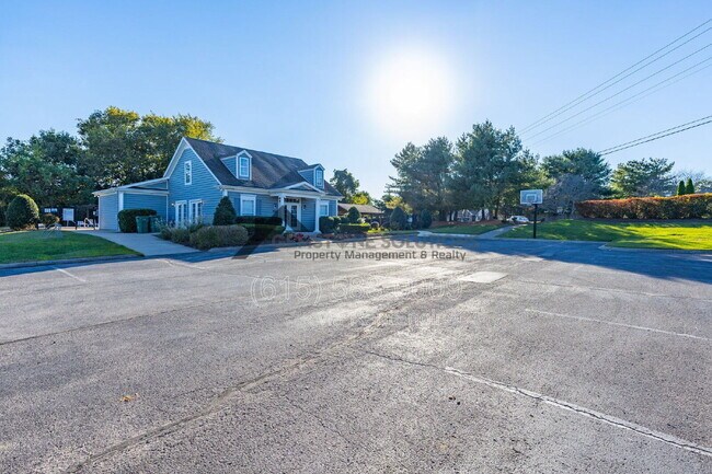 Building Photo - 1035 Watauga Ct