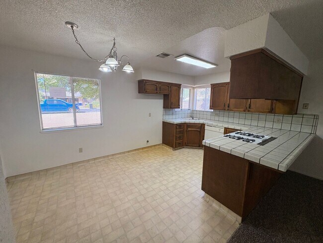 Building Photo - 947 W Seeger Ave
