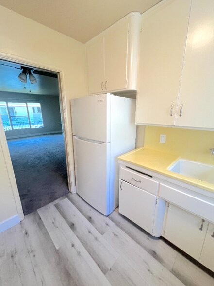 Building Photo - 170 S Chester Ave