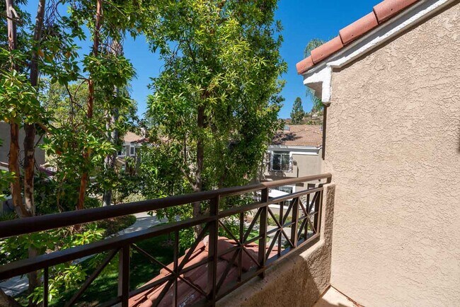 Building Photo - 3 Bedroom Townhome in the Monte Rio Community of Rancho Peñasquitos
