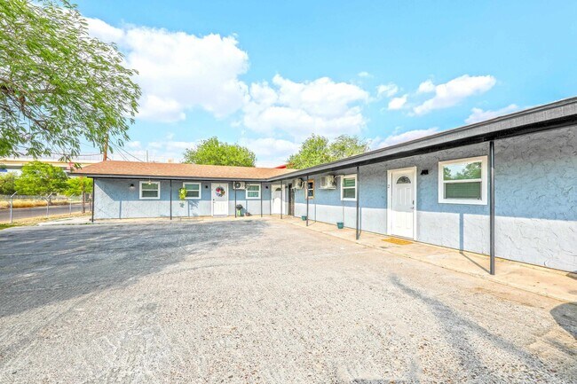 Building Photo - 1920 Madison St