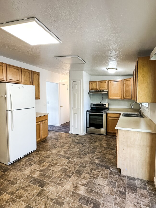 Building Photo - 6745 W 3860 S