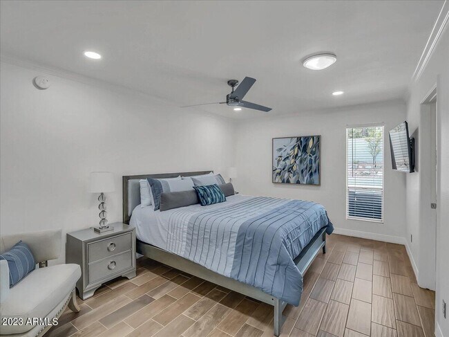Building Photo - 3351 E Las Rocas Dr