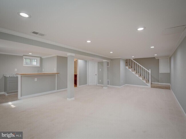 Building Photo - 6812 Landor Ln
