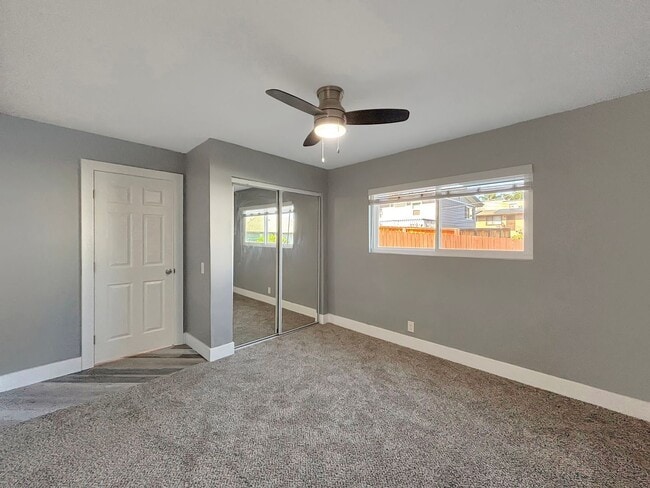 Building Photo - Charming 1BD/1BA Condo in Lakeside W/ Rese...