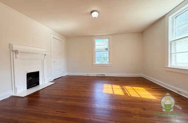 Building Photo - 17 11th St