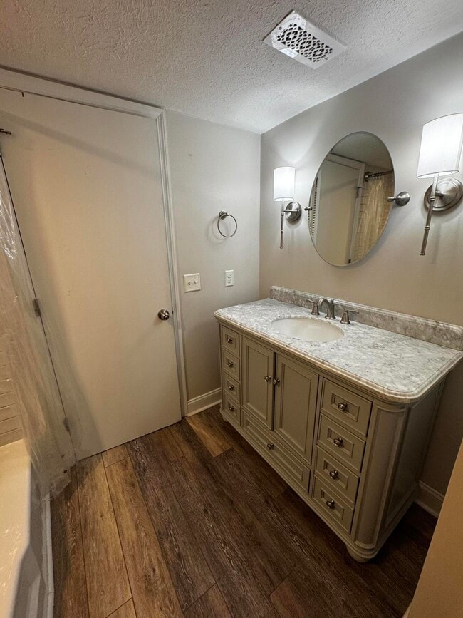 Building Photo - 175 Malabu Dr