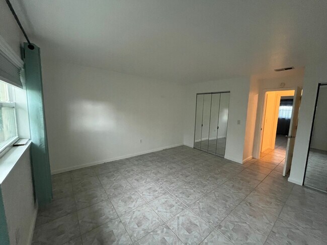 Building Photo - 1510 Ocean Shore Blvd