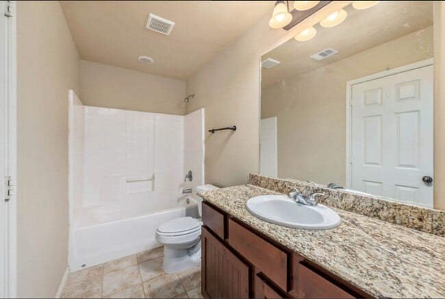 Building Photo - August Pre-Lease!! 4 Bedrooom/4 Bathroom C...