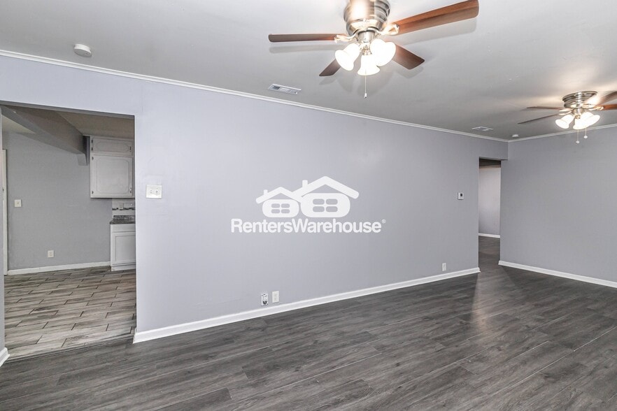 Building Photo - 10741 Cambridge Ave