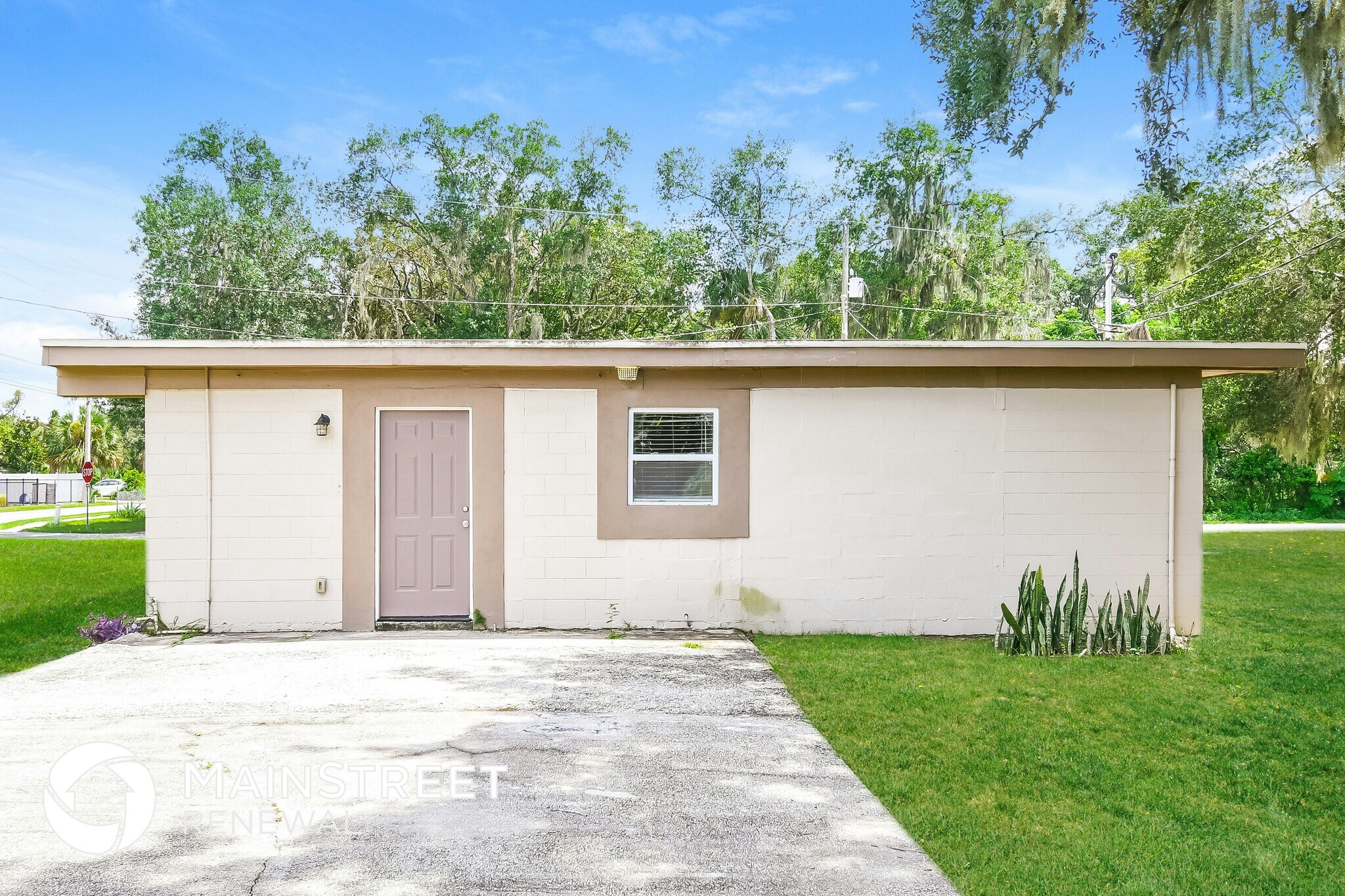 Building Photo - 825 E Jackson Ave