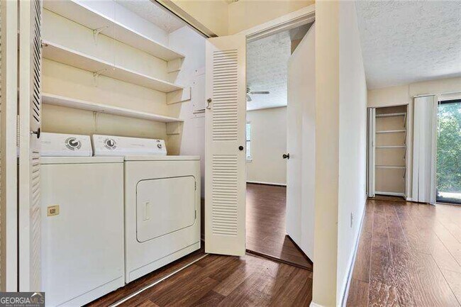 Building Photo - 76 Sandalwood Cir