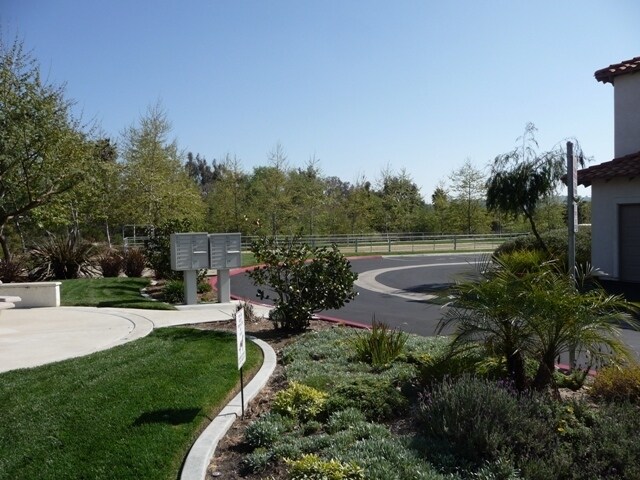 Building Photo - Jeffries Ranch Townhome